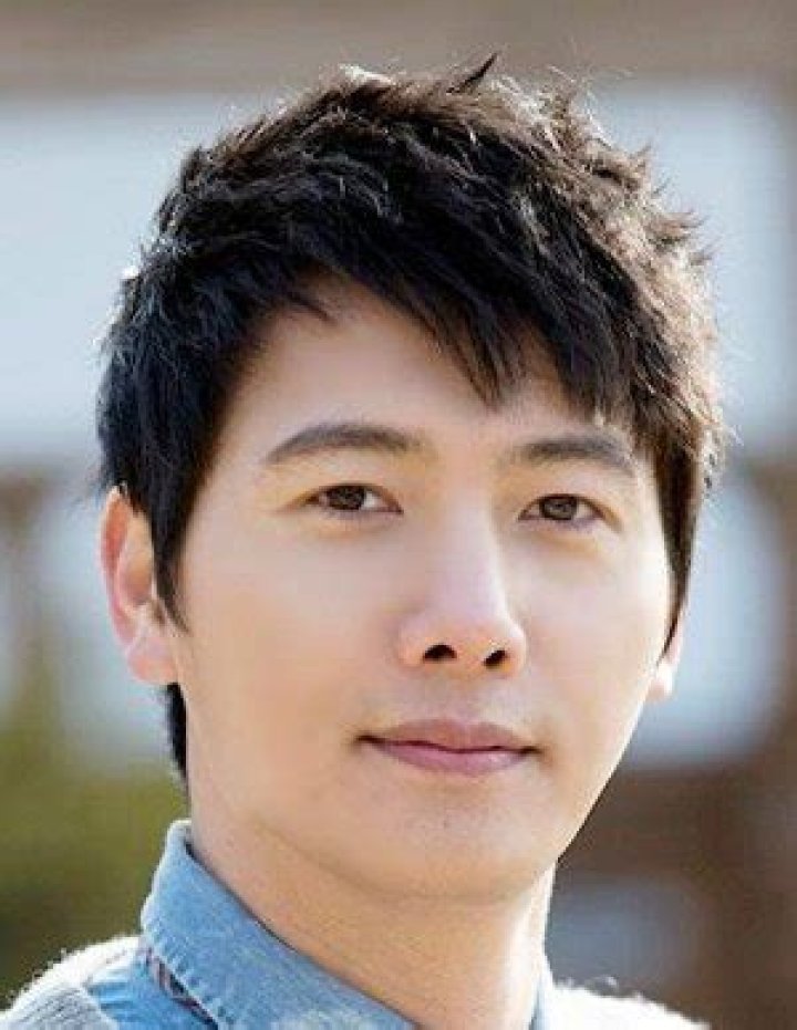 Lee Sang-woo Biography, Age, Height, Wife, Net Worth, Family