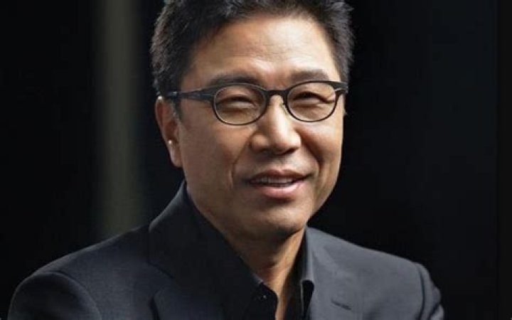 Lee Soo-man Biography, Age, Height, Wife, Net Worth, Family