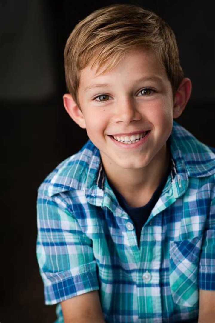 Liam O'Neill biografía, edad, altura, esposo, net worth, familia