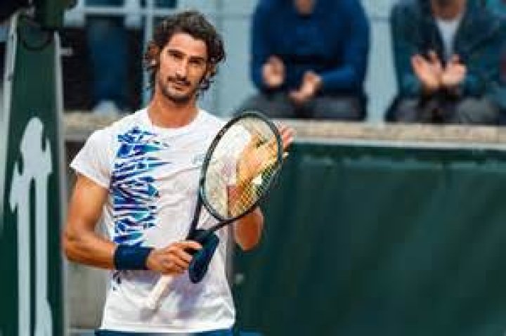 Lloyd Harris Biography, Age, Height, Wife, Net Worth, Family