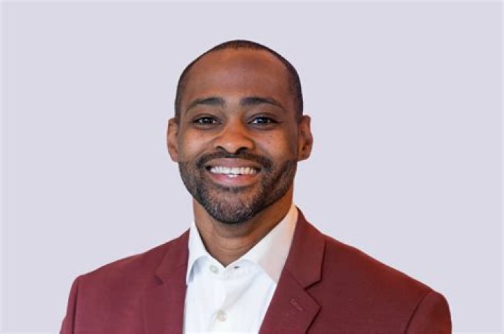 Lowell Hamilton Biography, Age, Height, Wife, Net Worth, Family