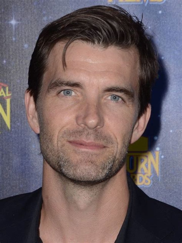 Lucas Bryant biografía, edad, altura, esposo, net worth, familia
