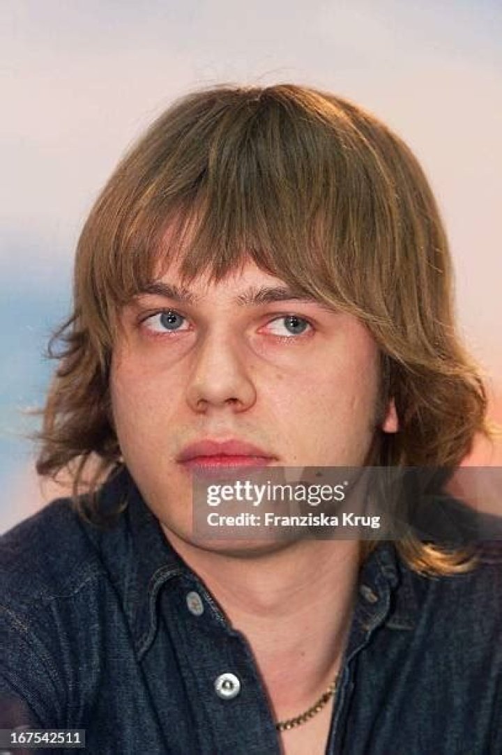 Luke de Woolfson Biography, Age, Height, Wife, Net Worth, Family