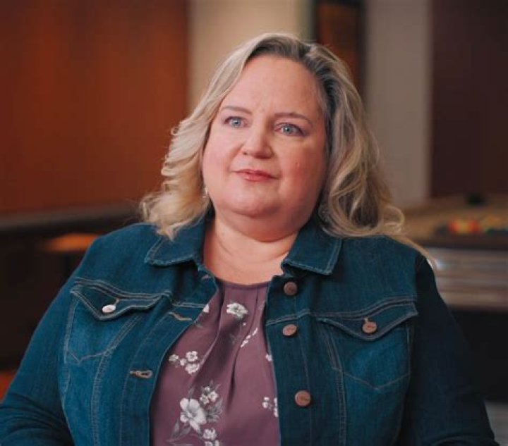 Mara Hobel Biography, Age, Height, Husband, Net Worth, Family