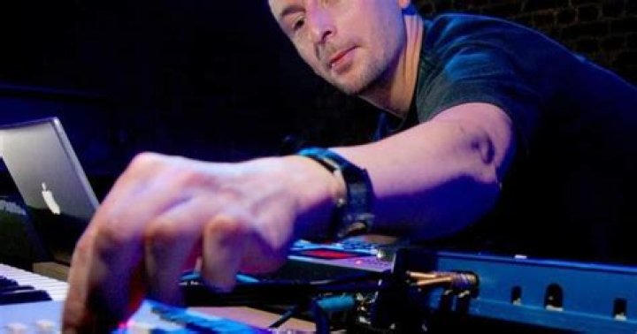 Mark Bell Biography, Age, Height, Wife, Net Worth, Family