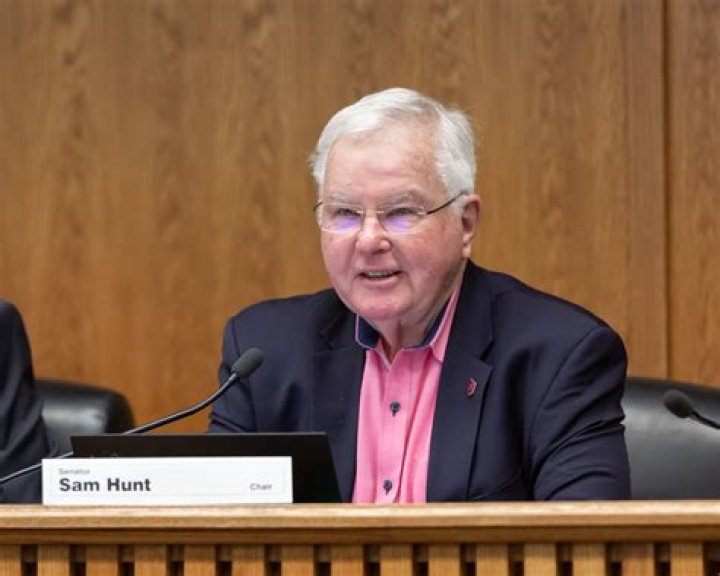 Mark Hunt Biography, Age, Height, Wife, Net Worth, Family