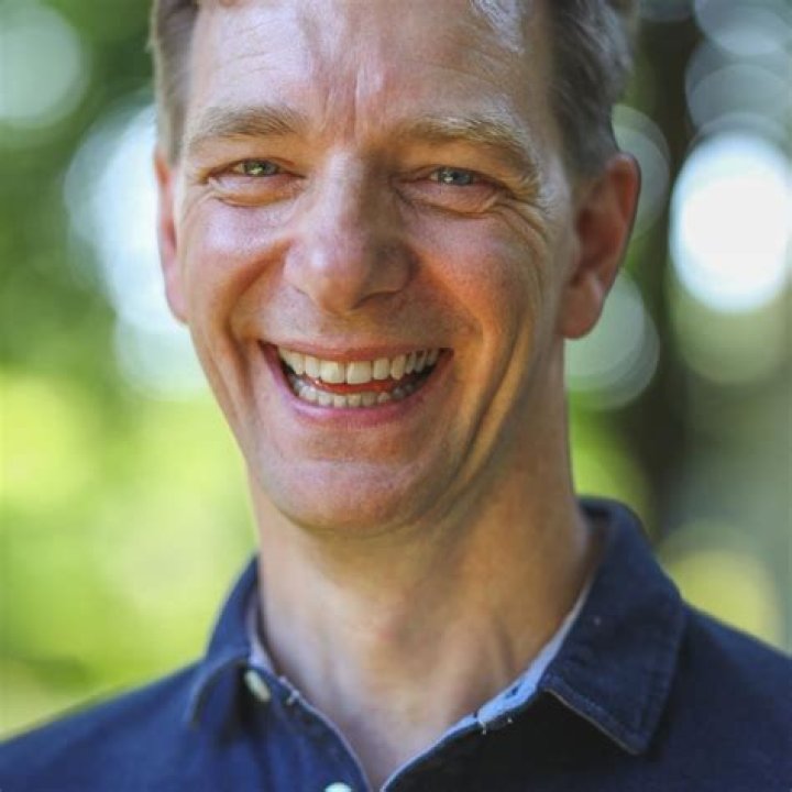 Michael Schmidt Biography, Age, Height, Wife, Net Worth, Family