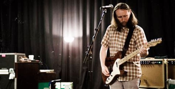 Mike Einziger Biography, Age, Height, Wife, Net Worth, Family