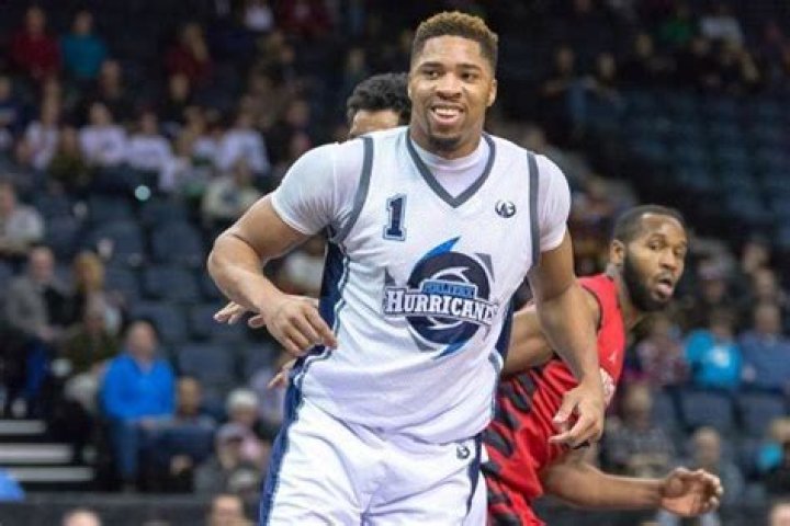 Mike Glover biografía, edad, altura, esposo, net worth, familia