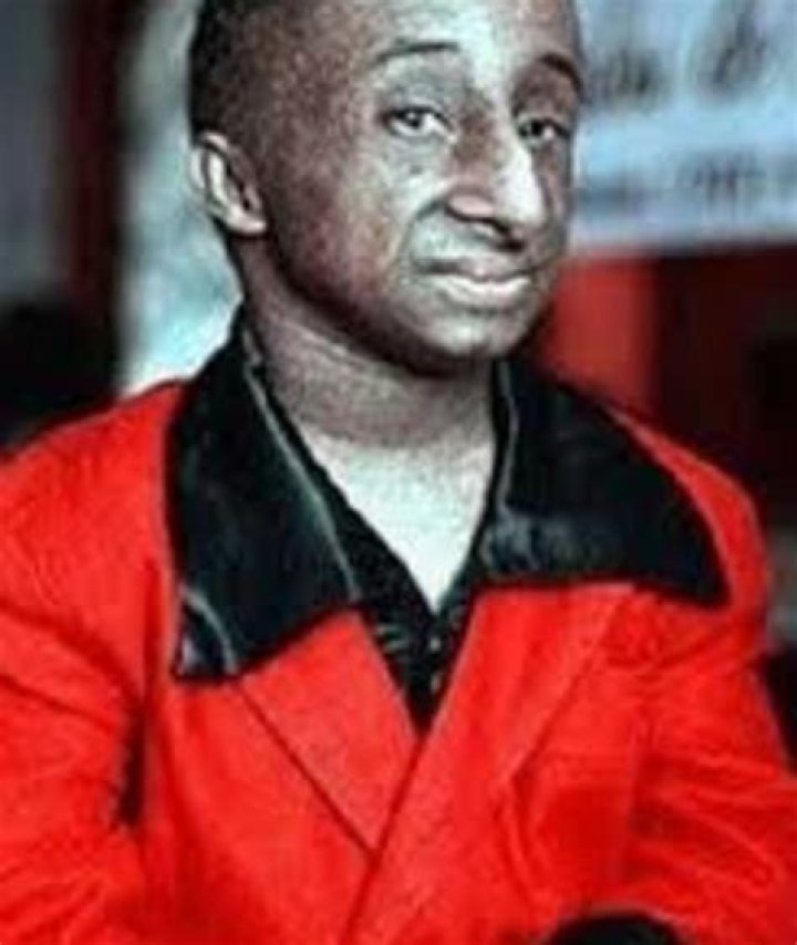 Nelson de la Rosa Biography, Age, Height, Wife, Net Worth, Family