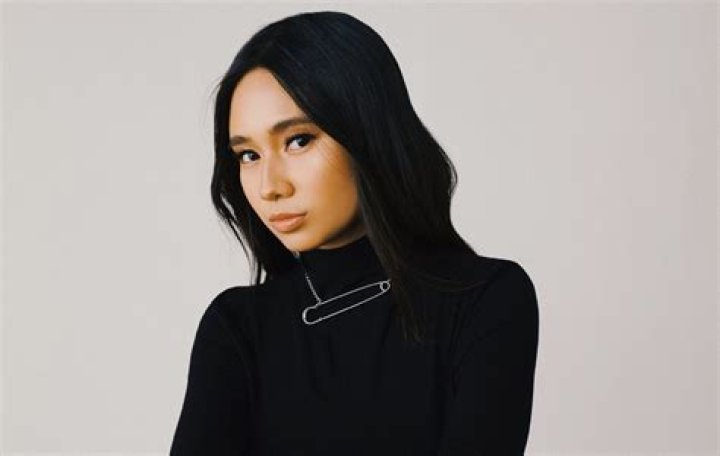 Niki Biography, Age, Height, Husband, Net Worth, Family