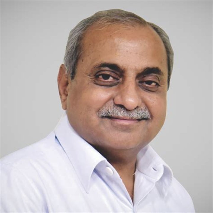 Nitinbhai Patel Biography, Age, Height, Wife, Net Worth, Family