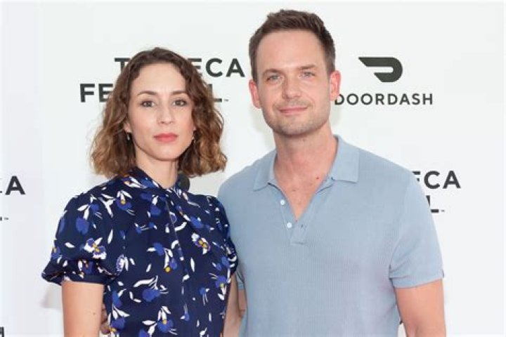 Patrick J. Adams Biography, Age, Height, Wife, Net Worth, Family