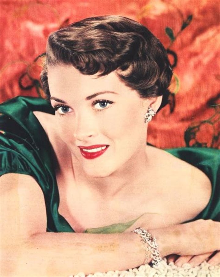 Paula Raymond Biography, Age, Height, Husband, Net Worth, Family