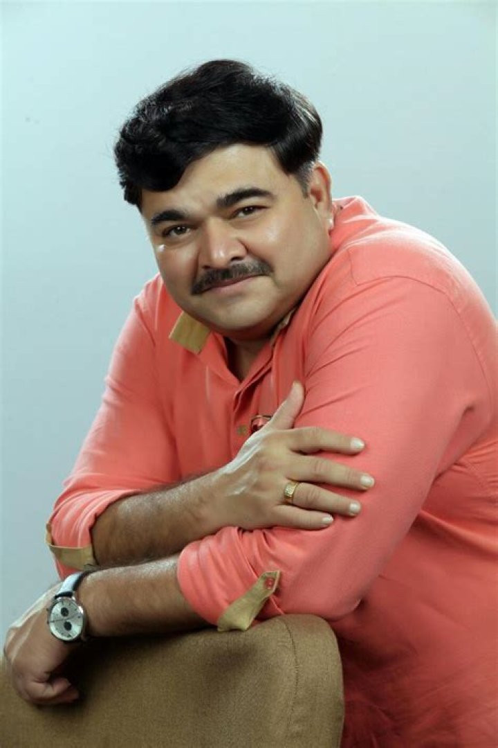 Prashant Damle Biography, Age, Height, Wife, Net Worth, Family