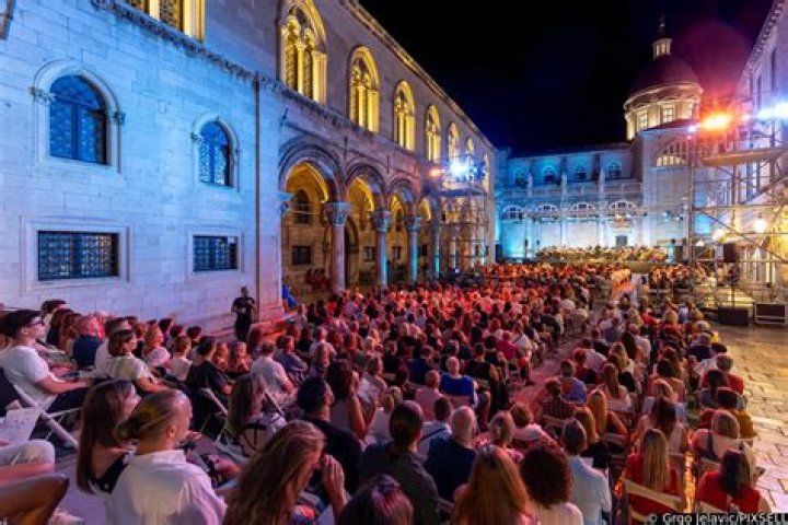 Pretty Yende Biography, Age, Height, Husband, Net Worth, Family
