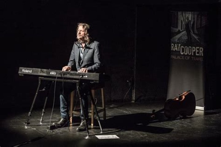 Ray Cooper Biography, Age, Height, Wife, Net Worth, Family