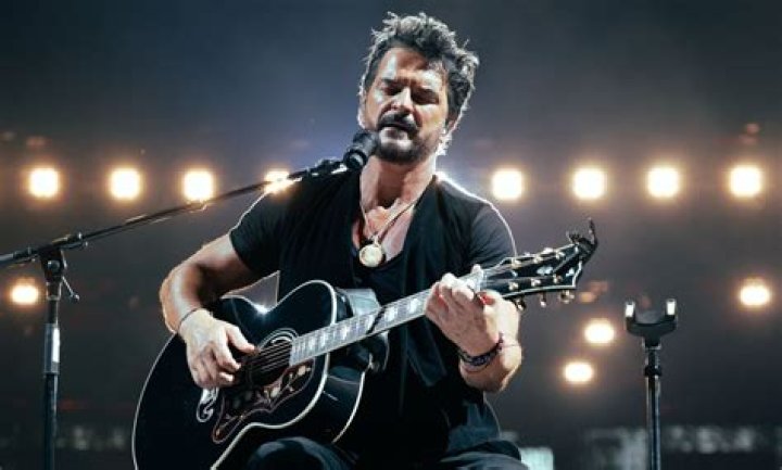 Ricardo Arjona Biography, Age, Height, Wife, Net Worth, Family