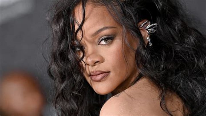 Rihanna biografía, edad, altura, esposa, net worth, familia