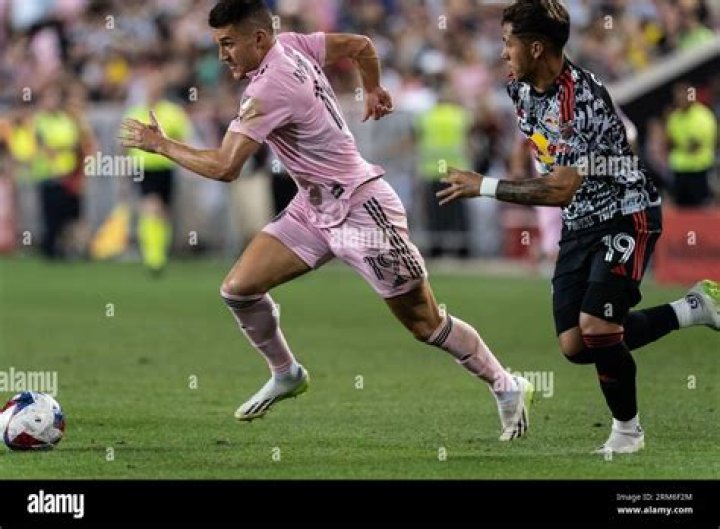 Robbie Robinson Biography, Age, Height, Wife, Net Worth, Family