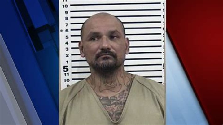 Robert Flores Biography, Age, Height, Wife, Net Worth, Family