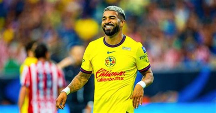 Rodrigo Aguirre Biography, Age, Height, Wife, Net Worth, Family