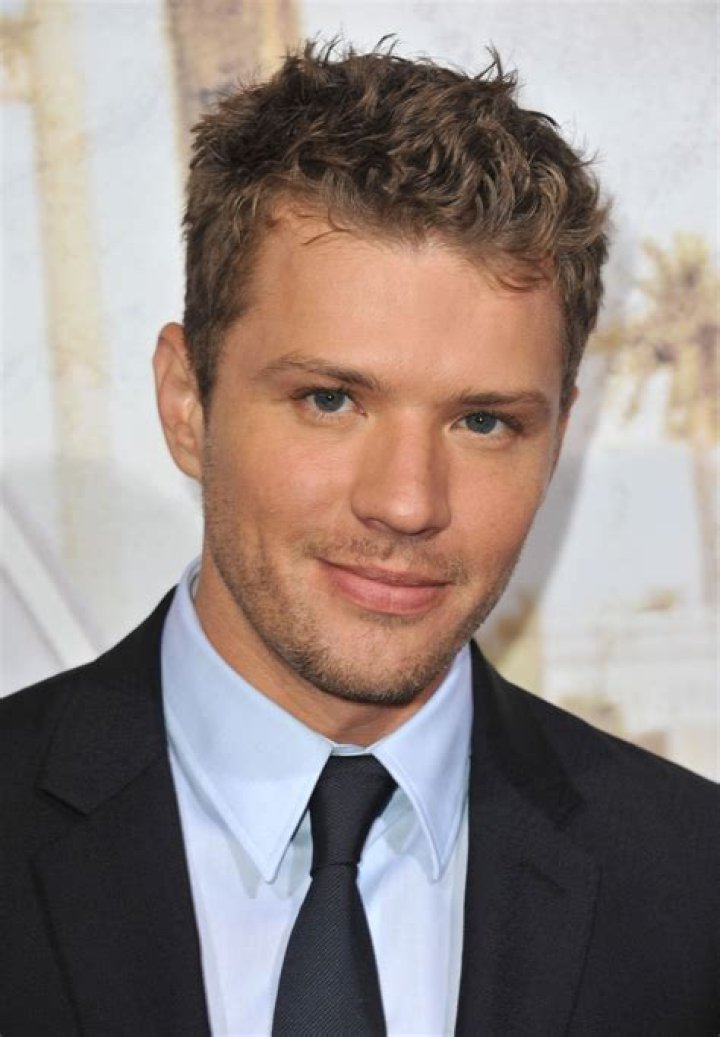 Ryan Phillippe Biography, Age, Height, Wife, Net Worth, Family