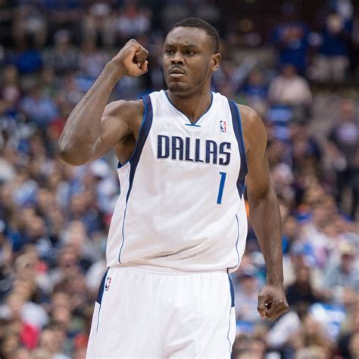 Samuel Dalembert biografía, edad, altura, esposo, net worth, familia