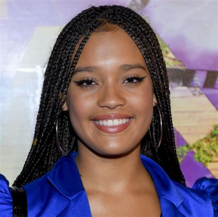 Sara James Biography, Age, Height, Husband, Net Worth, Family