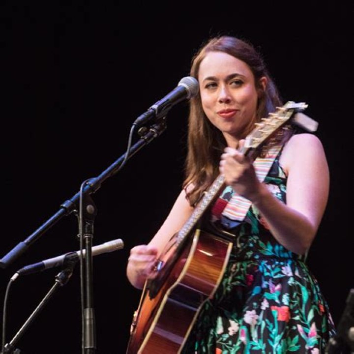 Sarah Jarosz Biography, Age, Height, Husband, Net Worth, Family