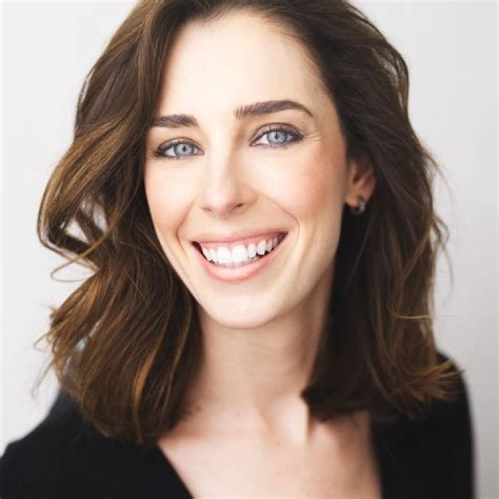 Sarah Kelly Biography, Age, Height, Husband, Net Worth, Family