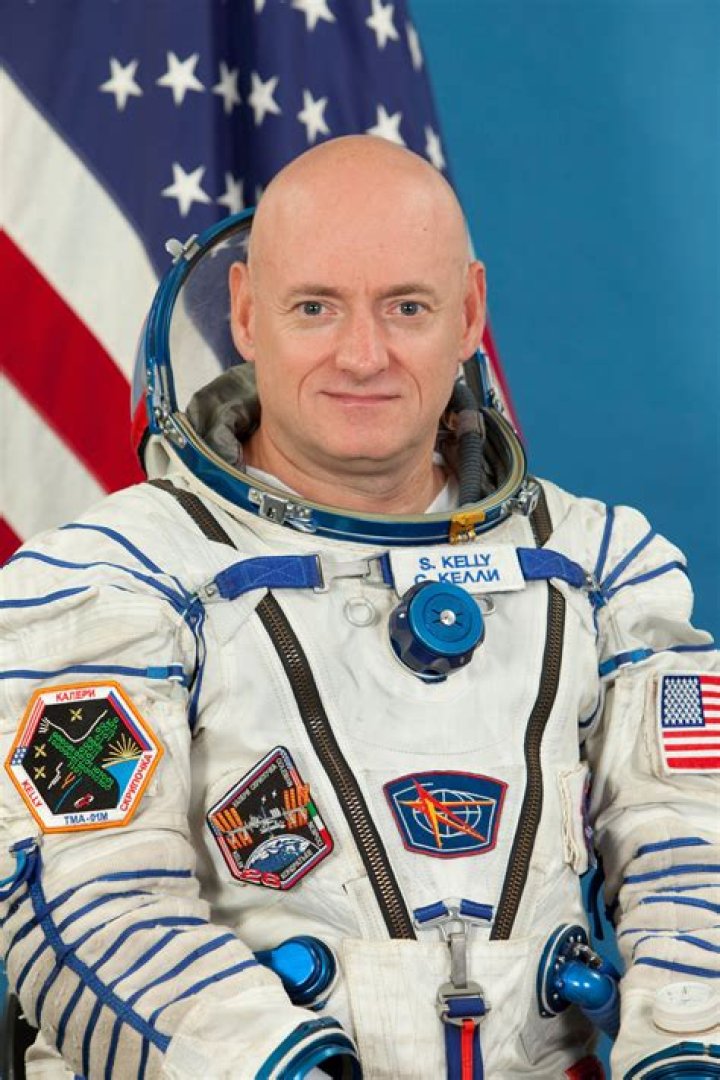 Scott Kelly Biography, Age, Height, Wife, Net Worth, Family