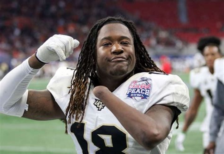Shaquem Griffin Biography, Age, Height, Wife, Net Worth, Family