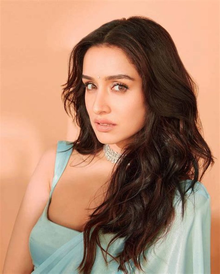 Shraddha Kapoor Biography, Age, Height, Husband, Net Worth, Family