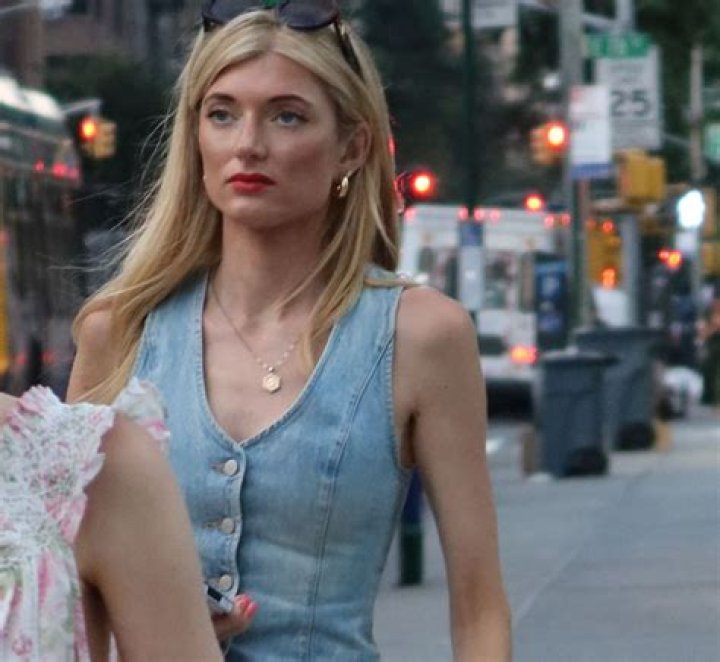 Sophie Sumner Biography, Age, Height, Husband, Net Worth, Family