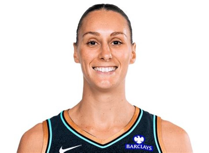 Stephanie Talbot Biography, Age, Height, Husband, Net Worth, Family