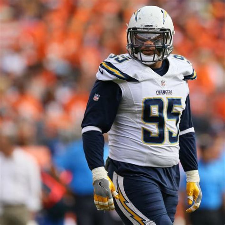 Tenny Palepoi Biography, Age, Height, Wife, Net Worth, Family