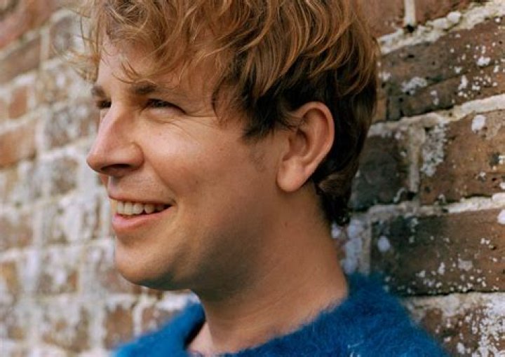 Tom Odell biografía, edad, altura, esposo, net worth, familia