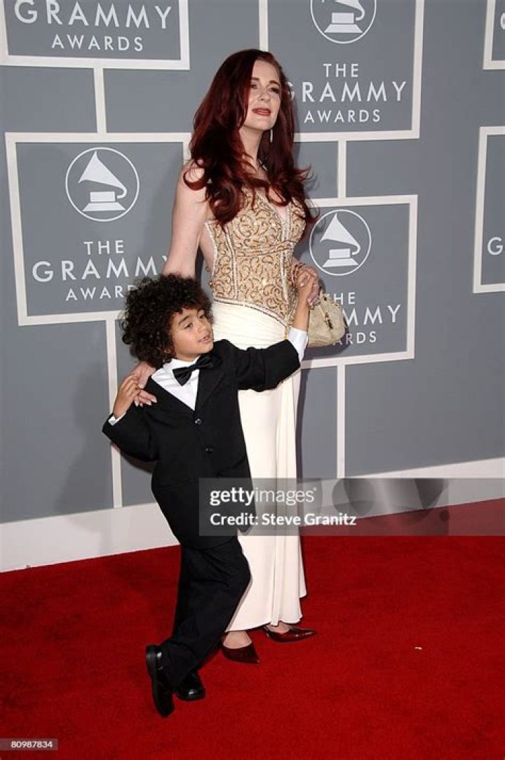 Tomi Rae Hynie Biography, Age, Height, Husband, Net Worth, Family