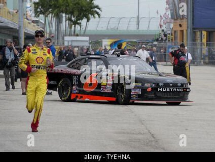 Trevor Bayne Biography, Age, Height, Wife, Net Worth, Family