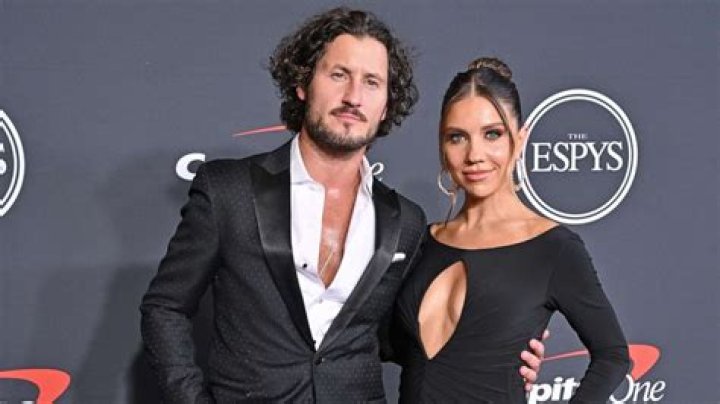 Valentin Chmerkovskiy Biography, Age, Height, Wife, Net Worth, Family