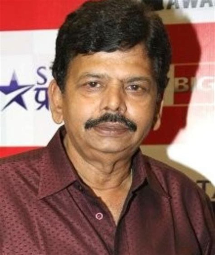 Vinay Apte Biography, Age, Height, Wife, Net Worth, Family