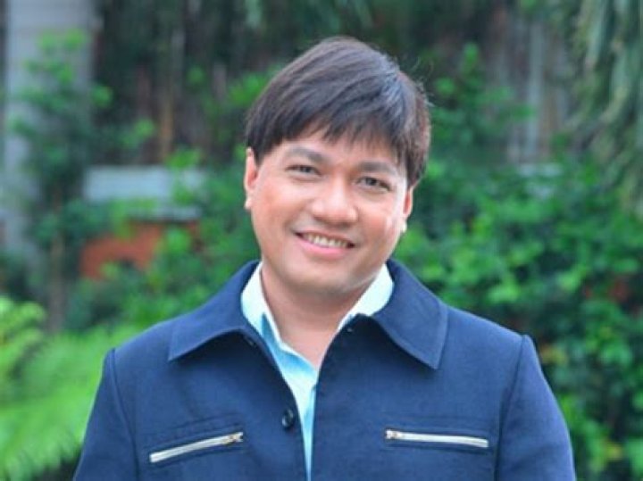 Wenn V. Deramas Biography, Age, Height, Wife, Net Worth, Family