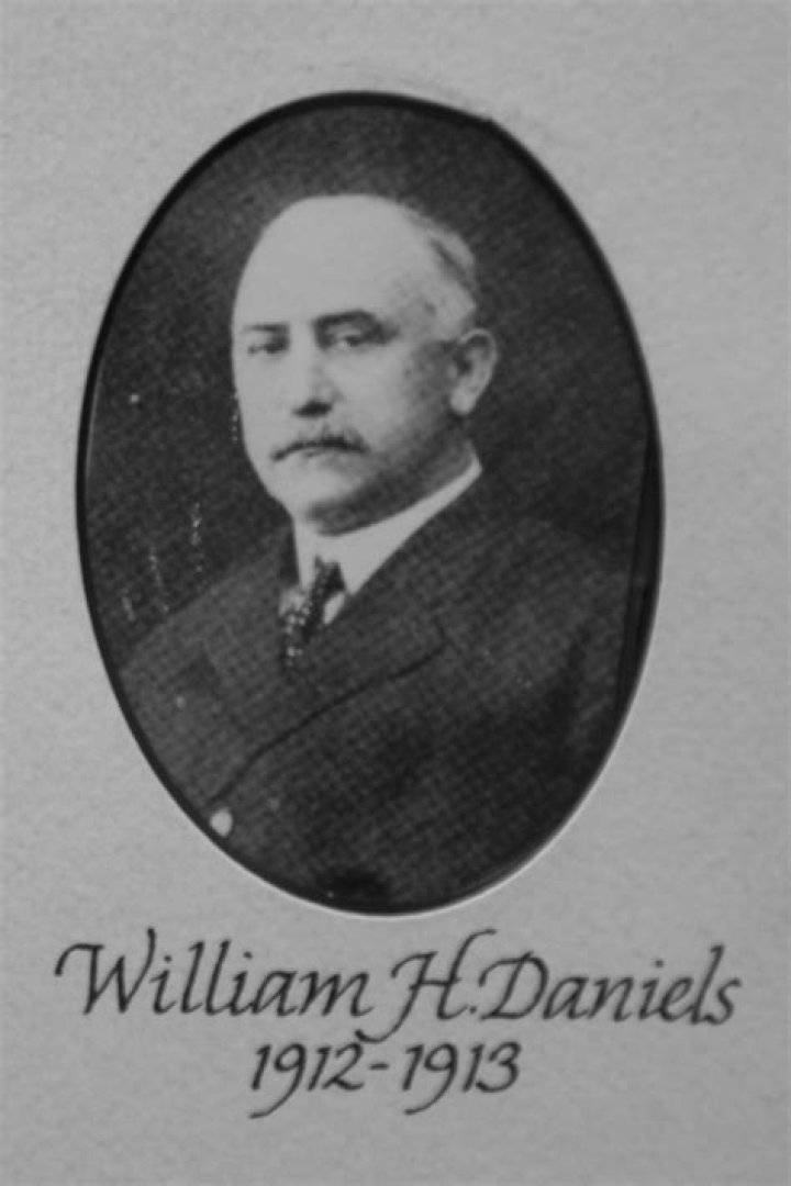 William H. Daniels Biography, Age, Height, Wife, Net Worth, Family